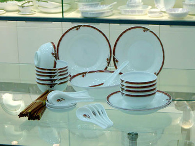 钢化玻璃与陶瓷的艺术 走进义乌顺意达商行的家居用品世界